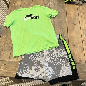 Boys Nike youth XL outfit. New without tags.